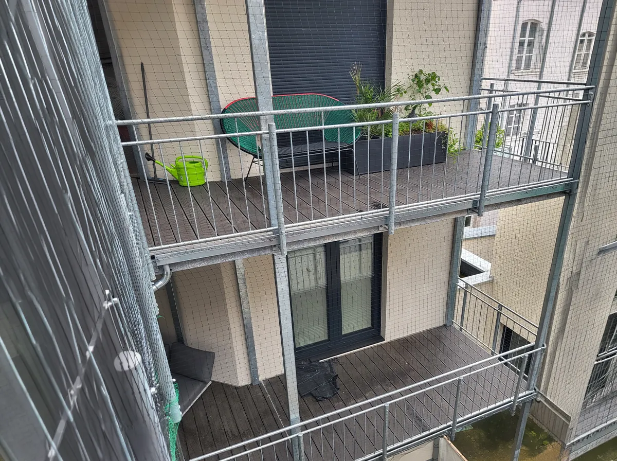 taubenabwehr-balkonanlage-netzsystem-mehrfamilienhaus